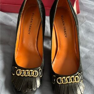 Ellen Tracy Black and Gold Women's Shoes